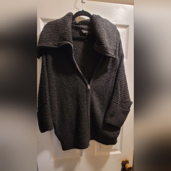 Sweater - Picture 3 of 3